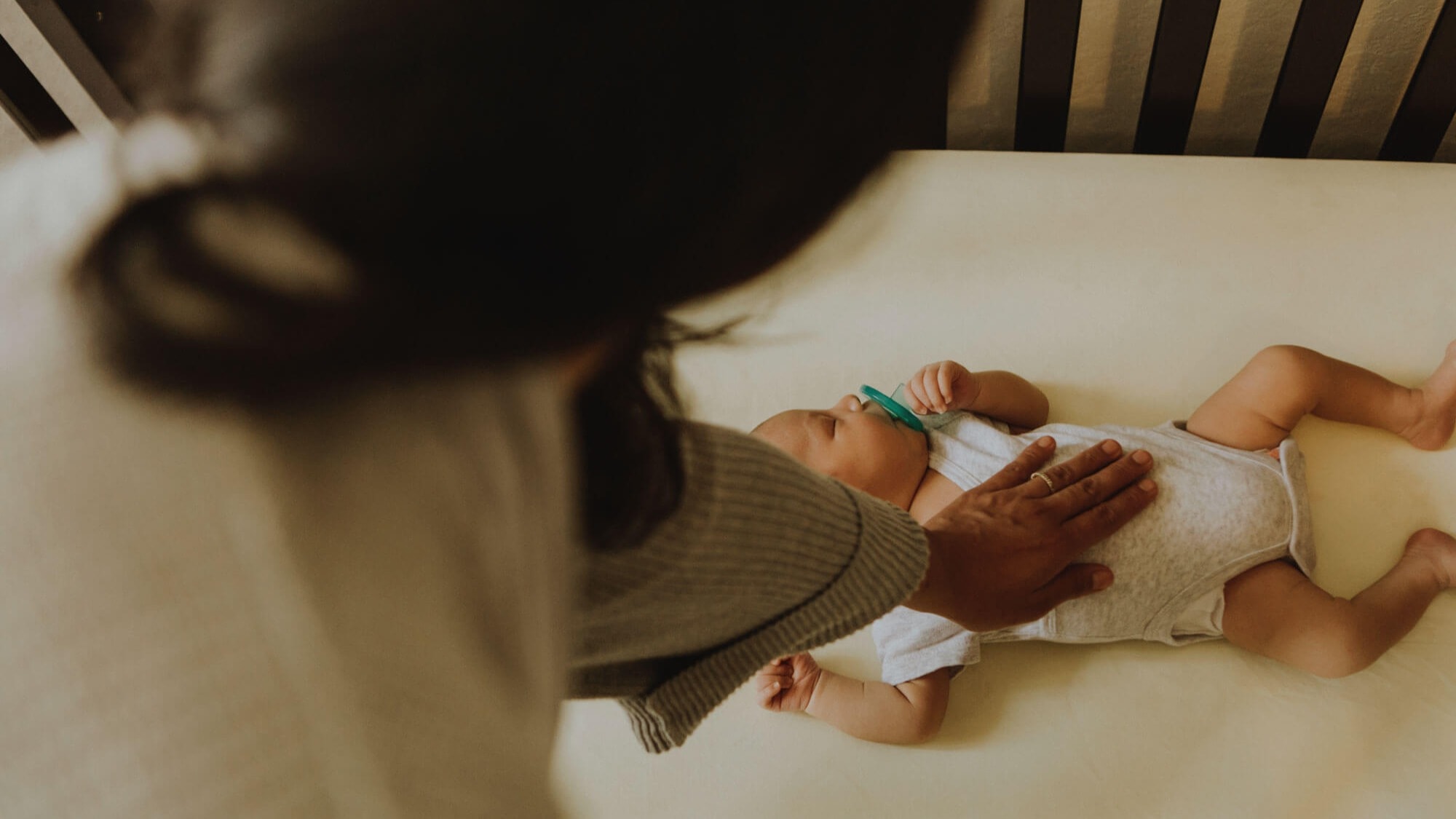 Image for Bebis som vaknar för tidigt - orsaker & vad du kan göra