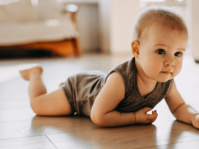 Baby 8 months crawling